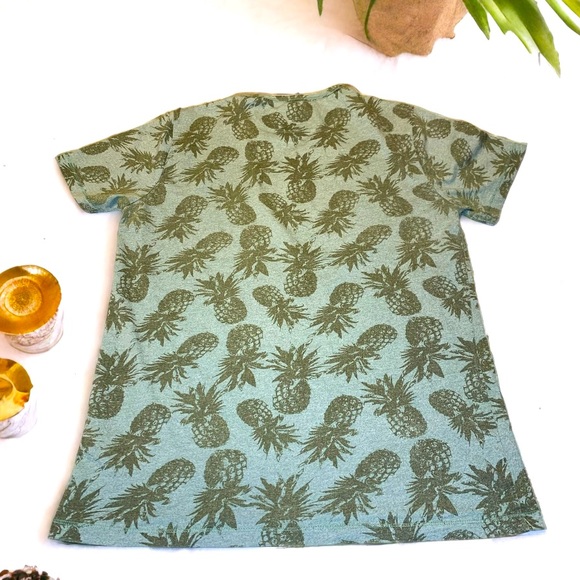 MBX Denim Men’s Pineapple 🍍 t-shirt- Medium - Picture 2 of 3